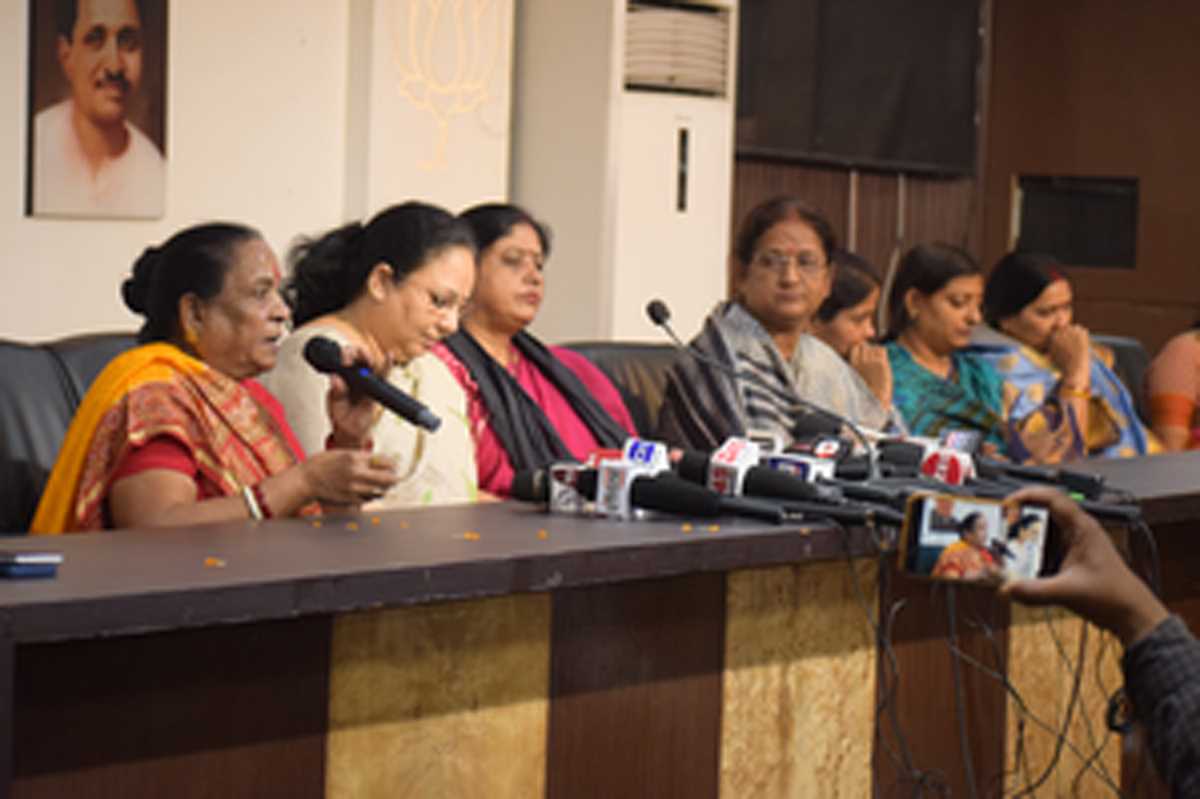 भाजपा की महिला एमएलए, एमएलसी ने मांगा नीतीश-तेजस्वी से इस्तीफा, कहा, सीएम का मानसिक संतुलन खराब